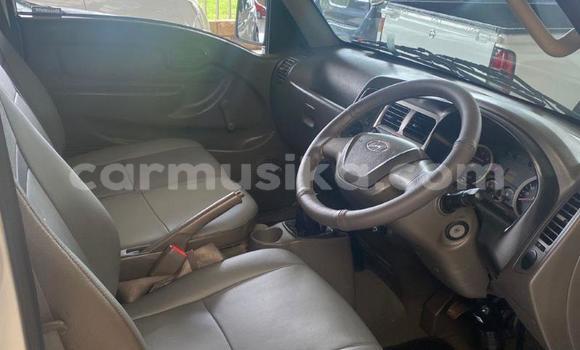 Acheter Occasion Voiture Hyundai H200 Blanc à Beitbridge, Matabeleland South Acheter Occasion Voiture Hyundai H200 Blanc à Beitbridge, Matabeleland South