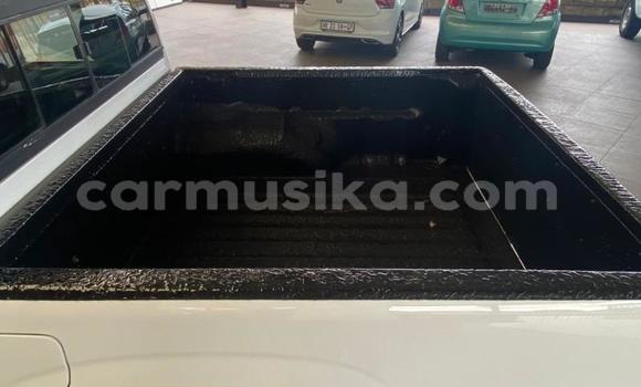 Acheter Occasion Voiture Isuzu KB Blanc à Beitbridge, Matabeleland South Acheter Occasion Voiture Isuzu KB Blanc à Beitbridge, Matabeleland South