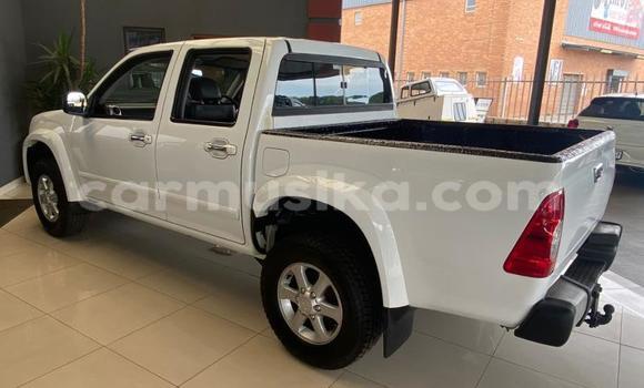 Acheter Occasion Voiture Isuzu KB Blanc à Beitbridge, Matabeleland South Acheter Occasion Voiture Isuzu KB Blanc à Beitbridge, Matabeleland South