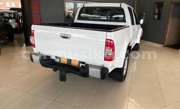 Acheter Occasion Voiture Isuzu KB Blanc à Beitbridge, Matabeleland South Acheter Occasion Voiture Isuzu KB Blanc à Beitbridge, Matabeleland South