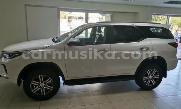 Buy Used Toyota Fortuner White Car in Beitbridge in Matabeleland South