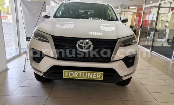 Acheter Occasion Voiture Toyota Fortuner Blanc à Beitbridge, Matabeleland South Acheter Occasion Voiture Toyota Fortuner Blanc à Beitbridge, Matabeleland South