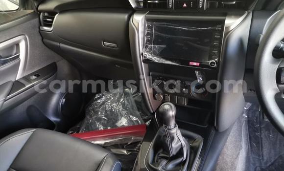 Acheter Occasion Voiture Toyota Fortuner Blanc à Beitbridge, Matabeleland South Acheter Occasion Voiture Toyota Fortuner Blanc à Beitbridge, Matabeleland South