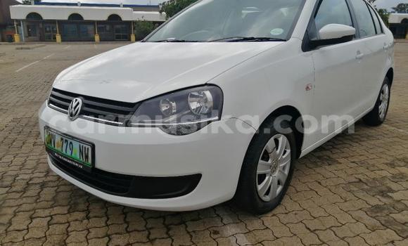 Acheter Occasion Voiture Volkswagen Polo Blanc à Beitbridge, Matabeleland South Acheter Occasion Voiture Volkswagen Polo Blanc à Beitbridge, Matabeleland South
