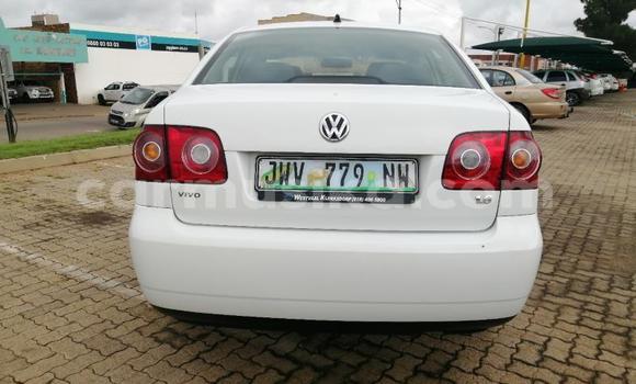 Acheter Occasion Voiture Volkswagen Polo Blanc à Beitbridge, Matabeleland South Acheter Occasion Voiture Volkswagen Polo Blanc à Beitbridge, Matabeleland South