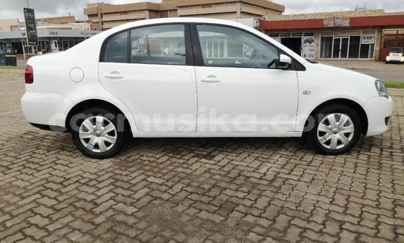 Acheter Occasion Voiture Volkswagen Polo Blanc à Beitbridge, Matabeleland South Acheter Occasion Voiture Volkswagen Polo Blanc à Beitbridge, Matabeleland South