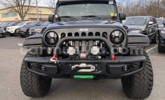 Nunua Imported Jeep Wrangler Nyeusi Gari ndani ya Alexandra Park nchini Harare