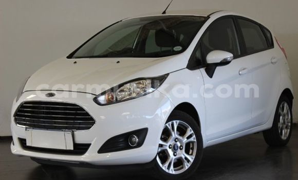 Nunua Ilio tumika Ford Fiesta Nyeupe Gari ndani ya Beitbridge nchini Matabeleland Kusini