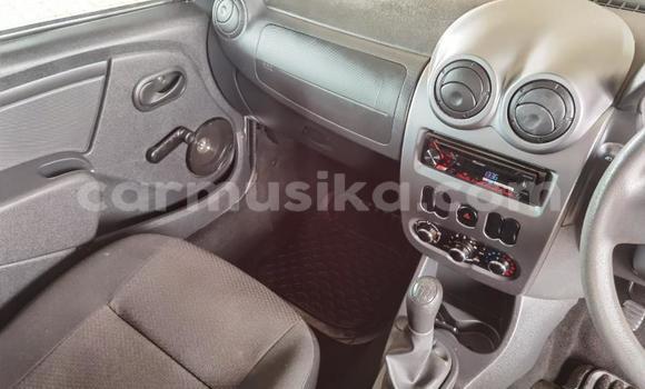 Acheter Occasion Voiture Nissan Pickup Blanc à Beitbridge, Matabeleland South Acheter Occasion Voiture Nissan Pickup Blanc à Beitbridge, Matabeleland South