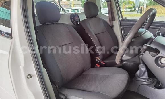 Acheter Occasion Voiture Nissan Pickup Blanc à Beitbridge, Matabeleland South Acheter Occasion Voiture Nissan Pickup Blanc à Beitbridge, Matabeleland South