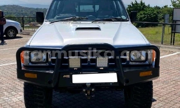 Nunua Ilio tumika Toyota Hilux Fedha Gari ndani ya Beitbridge nchini Matabeleland Kusini Nunua Ilio tumika Toyota Hilux Fedha Gari ndani ya Beitbridge nchini Matabeleland Kusini