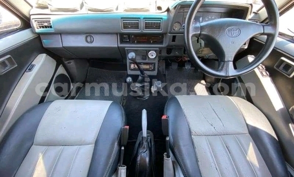 Nunua Ilio tumika Toyota Hilux Fedha Gari ndani ya Beitbridge nchini Matabeleland Kusini Nunua Ilio tumika Toyota Hilux Fedha Gari ndani ya Beitbridge nchini Matabeleland Kusini