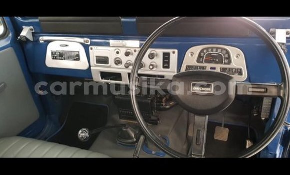 Nunua Ilio tumika Toyota Land Cruiser Bluu Gari ndani ya Beitbridge nchini Matabeleland Kusini Nunua Ilio tumika Toyota Land Cruiser Bluu Gari ndani ya Beitbridge nchini Matabeleland Kusini