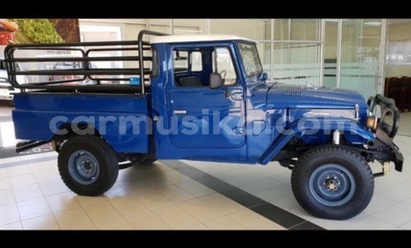 Nunua Ilio tumika Toyota Land Cruiser Bluu Gari ndani ya Beitbridge nchini Matabeleland Kusini Nunua Ilio tumika Toyota Land Cruiser Bluu Gari ndani ya Beitbridge nchini Matabeleland Kusini