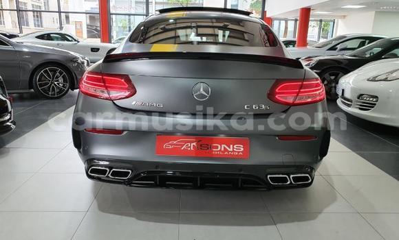 Acheter Occasion Voiture Mercedes-Benz C-Classe Gris à Beitbridge, Matabeleland South Acheter Occasion Voiture Mercedes-Benz C-Classe Gris à Beitbridge, Matabeleland South