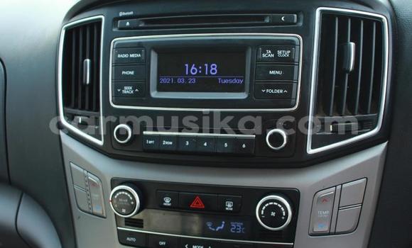 Acheter Occasion Voiture Hyundai H1 Gris à Beitbridge, Matabeleland South Acheter Occasion Voiture Hyundai H1 Gris à Beitbridge, Matabeleland South