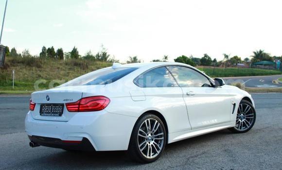 Acheter Occasion Voiture BMW M6 Blanc à Beitbridge, Matabeleland South Acheter Occasion Voiture BMW M6 Blanc à Beitbridge, Matabeleland South