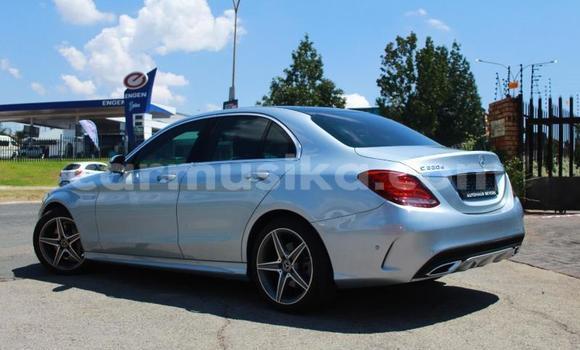Acheter Occasion Voiture Mercedes-Benz GLC 250D Gris à Beitbridge, Matabeleland South Acheter Occasion Voiture Mercedes-Benz GLC 250D Gris à Beitbridge, Matabeleland South