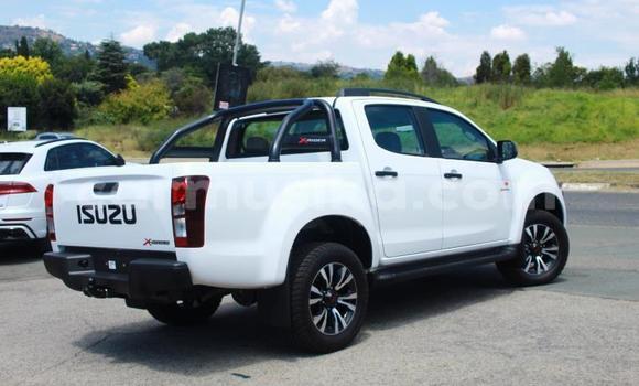 Nunua Ilio tumika Isuzu KB Nyeupe Gari ndani ya Beitbridge nchini Matabeleland Kusini