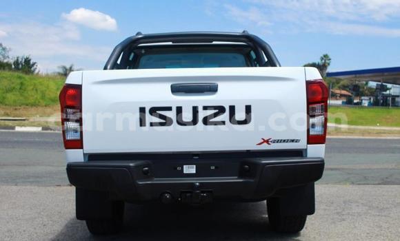 Acheter Occasion Voiture Isuzu KB Blanc à Beitbridge, Matabeleland South Acheter Occasion Voiture Isuzu KB Blanc à Beitbridge, Matabeleland South