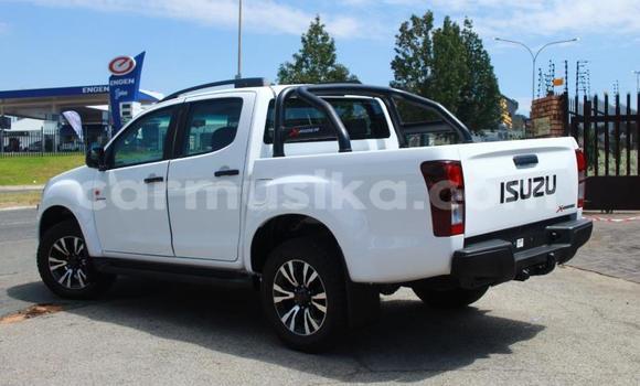 Acheter Occasion Voiture Isuzu KB Blanc à Beitbridge, Matabeleland South Acheter Occasion Voiture Isuzu KB Blanc à Beitbridge, Matabeleland South
