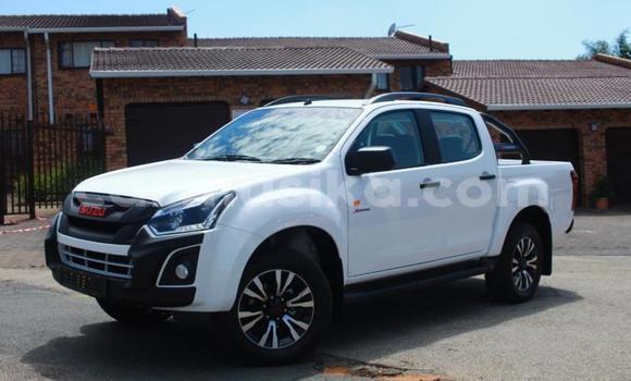 Acheter Occasion Voiture Isuzu KB Blanc à Beitbridge, Matabeleland South Acheter Occasion Voiture Isuzu KB Blanc à Beitbridge, Matabeleland South