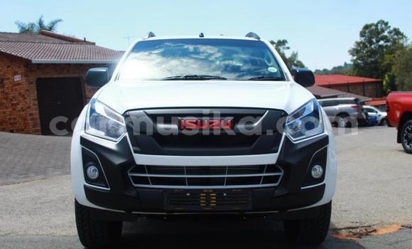 Acheter Occasion Voiture Isuzu KB Blanc à Beitbridge, Matabeleland South Acheter Occasion Voiture Isuzu KB Blanc à Beitbridge, Matabeleland South
