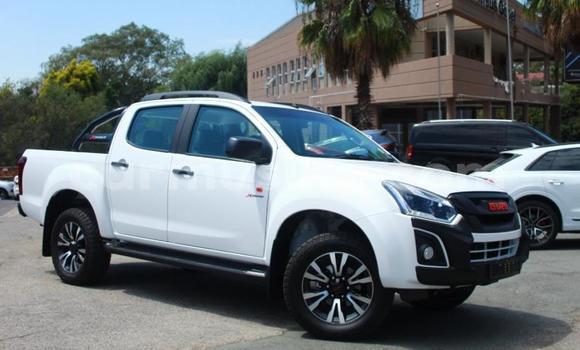Acheter Occasion Voiture Isuzu KB Blanc à Beitbridge, Matabeleland South Acheter Occasion Voiture Isuzu KB Blanc à Beitbridge, Matabeleland South