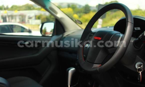 Acheter Occasion Voiture Isuzu KB Blanc à Beitbridge, Matabeleland South Acheter Occasion Voiture Isuzu KB Blanc à Beitbridge, Matabeleland South