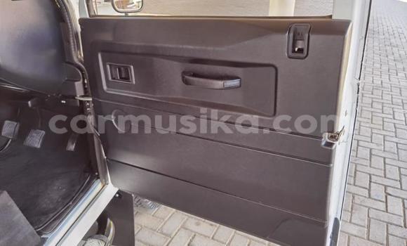 Nunua Ilio tumika Land Rover Defender Nyeupe Gari ndani ya Beitbridge nchini Matabeleland Kusini Nunua Ilio tumika Land Rover Defender Nyeupe Gari ndani ya Beitbridge nchini Matabeleland Kusini