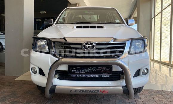 Tenga Tsaru Toyota Hilux Chena Mota in Beitbridge in Matabeleland South Tenga Tsaru Toyota Hilux Chena Mota in Beitbridge in Matabeleland South