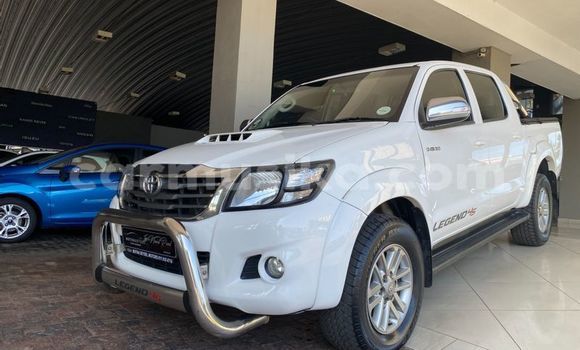 Tenga Tsaru Toyota Hilux Chena Mota in Beitbridge in Matabeleland South Tenga Tsaru Toyota Hilux Chena Mota in Beitbridge in Matabeleland South