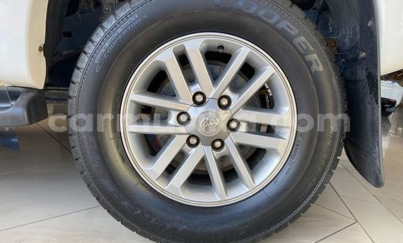 Tenga Tsaru Toyota Hilux Chena Mota in Beitbridge in Matabeleland South Tenga Tsaru Toyota Hilux Chena Mota in Beitbridge in Matabeleland South