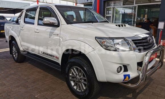 Acheter Occasion Voiture Toyota Hilux Blanc à Beitbridge, Matabeleland South Acheter Occasion Voiture Toyota Hilux Blanc à Beitbridge, Matabeleland South