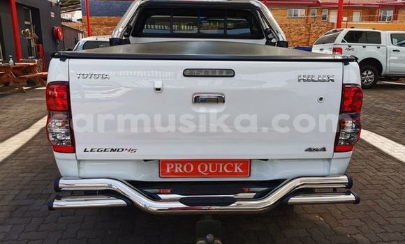 Acheter Occasion Voiture Toyota Hilux Blanc à Beitbridge, Matabeleland South Acheter Occasion Voiture Toyota Hilux Blanc à Beitbridge, Matabeleland South