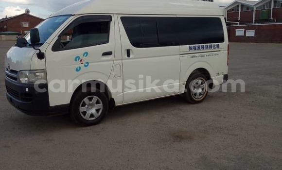 Buy New Toyota Hiace White Car in Harare in Harare Buy New Toyota Hiace White Car in Harare in Harare