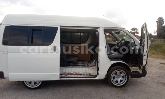 Buy New Toyota Hiace White Car in Harare in Harare Buy New Toyota Hiace White Car in Harare in Harare