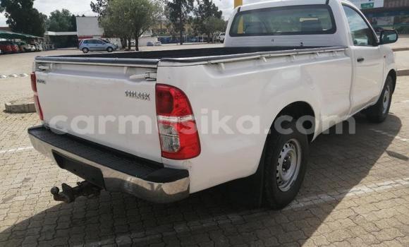 Acheter Occasion Voiture Toyota Hilux Blanc à Beitbridge, Matabeleland South Acheter Occasion Voiture Toyota Hilux Blanc à Beitbridge, Matabeleland South