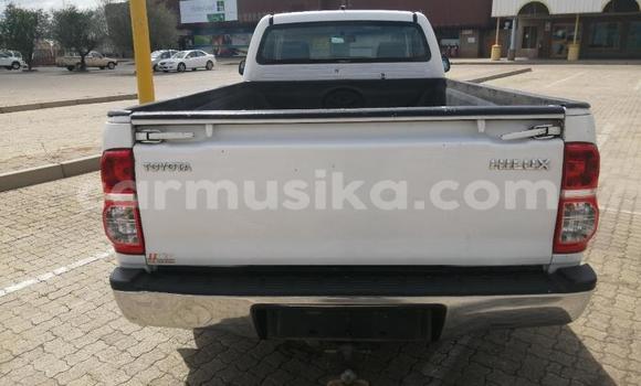 Acheter Occasion Voiture Toyota Hilux Blanc à Beitbridge, Matabeleland South Acheter Occasion Voiture Toyota Hilux Blanc à Beitbridge, Matabeleland South