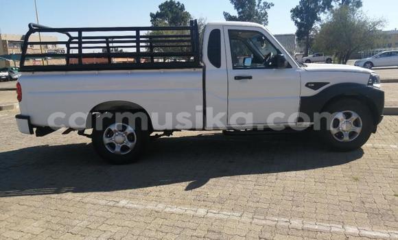 Tenga Tsaru Mahindra Scorpio Chena Mota in Beitbridge in Matabeleland South