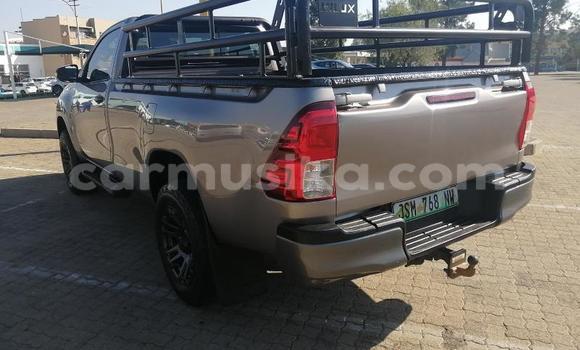 Nunua Ilio tumika Toyota Hilux Fedha Gari ndani ya Beitbridge nchini Matabeleland Kusini Nunua Ilio tumika Toyota Hilux Fedha Gari ndani ya Beitbridge nchini Matabeleland Kusini