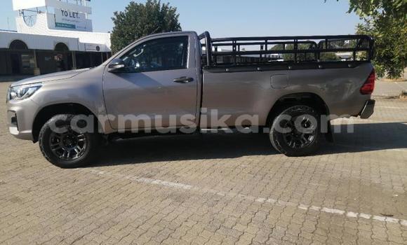 Nunua Ilio tumika Toyota Hilux Fedha Gari ndani ya Beitbridge nchini Matabeleland Kusini Nunua Ilio tumika Toyota Hilux Fedha Gari ndani ya Beitbridge nchini Matabeleland Kusini