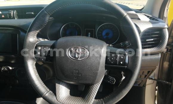 Nunua Ilio tumika Toyota Hilux Fedha Gari ndani ya Beitbridge nchini Matabeleland Kusini Nunua Ilio tumika Toyota Hilux Fedha Gari ndani ya Beitbridge nchini Matabeleland Kusini
