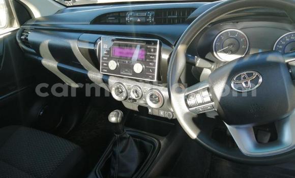 Acheter Occasion Voiture Toyota Hilux Beige à Beitbridge, Matabeleland South Acheter Occasion Voiture Toyota Hilux Beige à Beitbridge, Matabeleland South