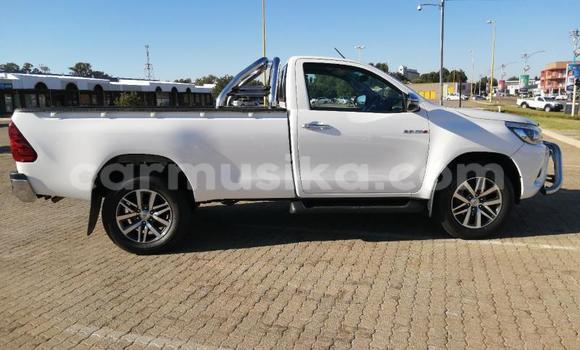Nunua Ilio tumika Toyota Hilux Nyeupe Gari ndani ya Beitbridge nchini Matabeleland Kusini