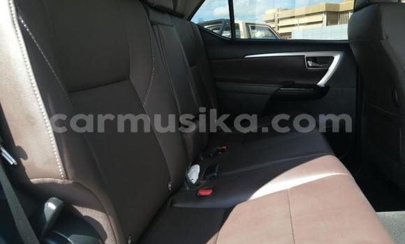 Acheter Occasion Voiture Toyota Fortuner Blanc à Beitbridge, Matabeleland South Acheter Occasion Voiture Toyota Fortuner Blanc à Beitbridge, Matabeleland South