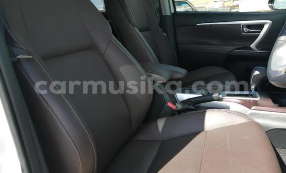 Acheter Occasion Voiture Toyota Fortuner Blanc à Beitbridge, Matabeleland South Acheter Occasion Voiture Toyota Fortuner Blanc à Beitbridge, Matabeleland South