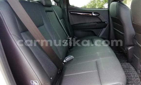 Acheter Occasion Voiture Isuzu KB Blanc à Beitbridge, Matabeleland South Acheter Occasion Voiture Isuzu KB Blanc à Beitbridge, Matabeleland South