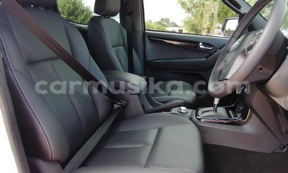 Acheter Occasion Voiture Isuzu KB Blanc à Beitbridge, Matabeleland South Acheter Occasion Voiture Isuzu KB Blanc à Beitbridge, Matabeleland South