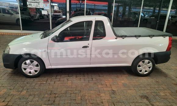 Buy Used Nissan NV200 White Car in Beitbridge in Matabeleland South Buy Used Nissan NV200 White Car in Beitbridge in Matabeleland South